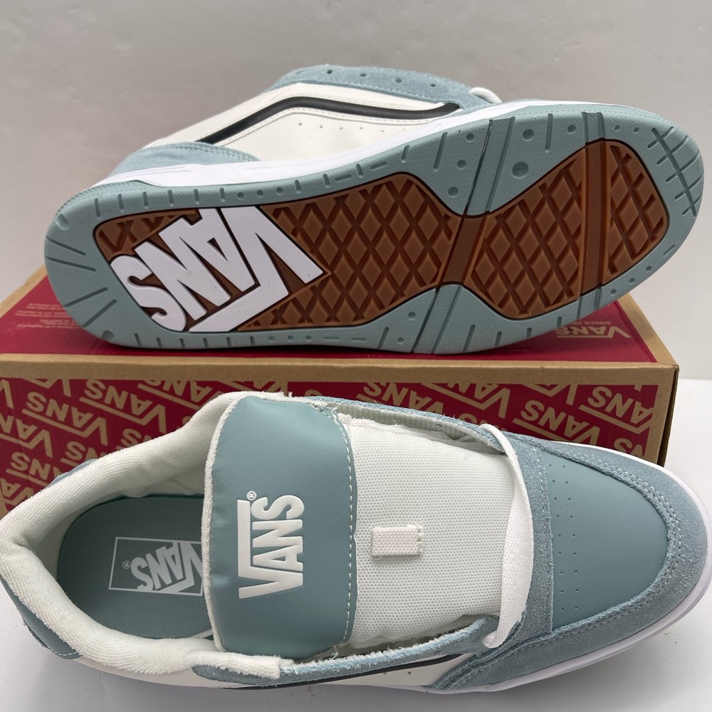 Vans Men’s Hylane
Baby Blue/White
VN000D1JYF5 Skate Sneakers
Light Blue White - Picture 3 of 16